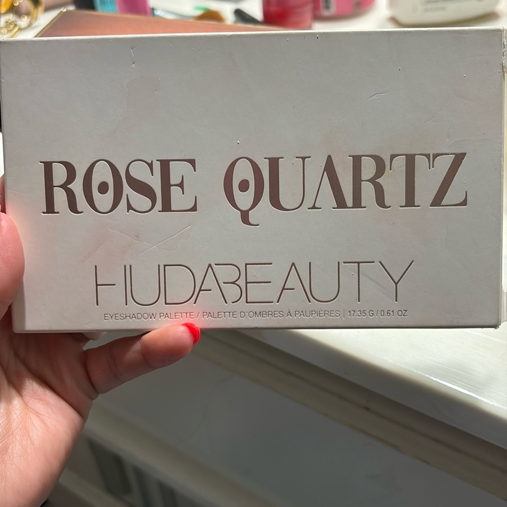 Huda Beauty Rose Quartz eyeshadow palette